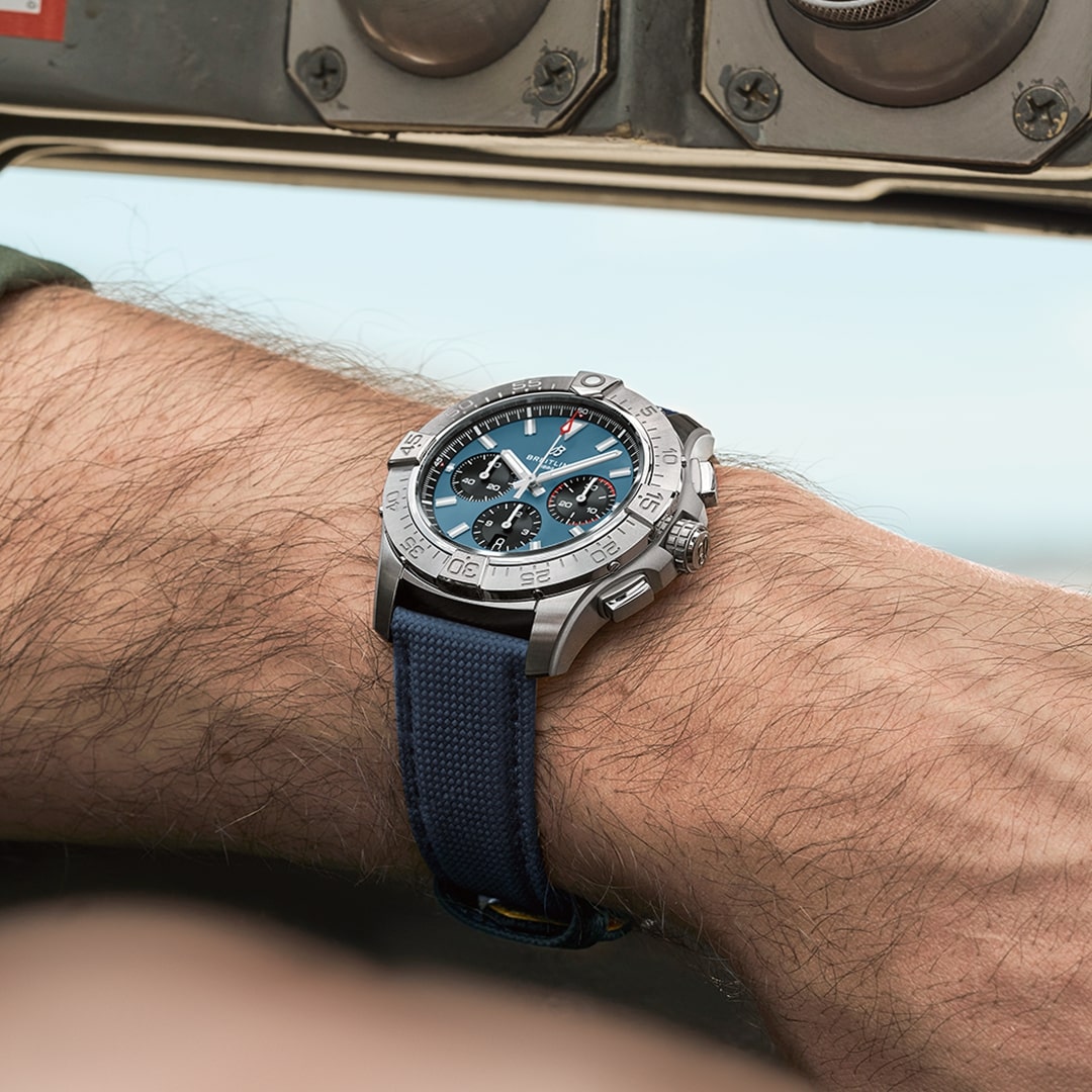 Avenger B01 Chronograph 44 - Blau