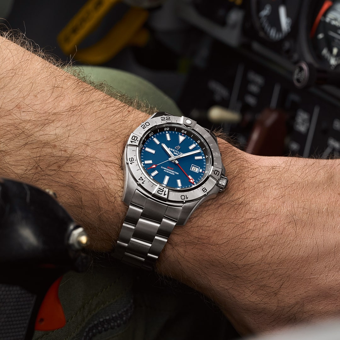 Avenger Automatic GMT 44 - Blau
