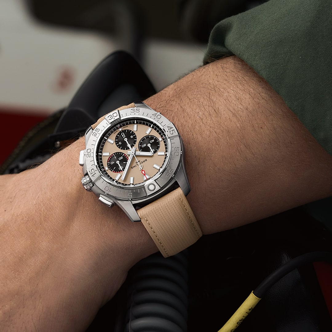 Avenger B01 Chronograph 44 - Baige